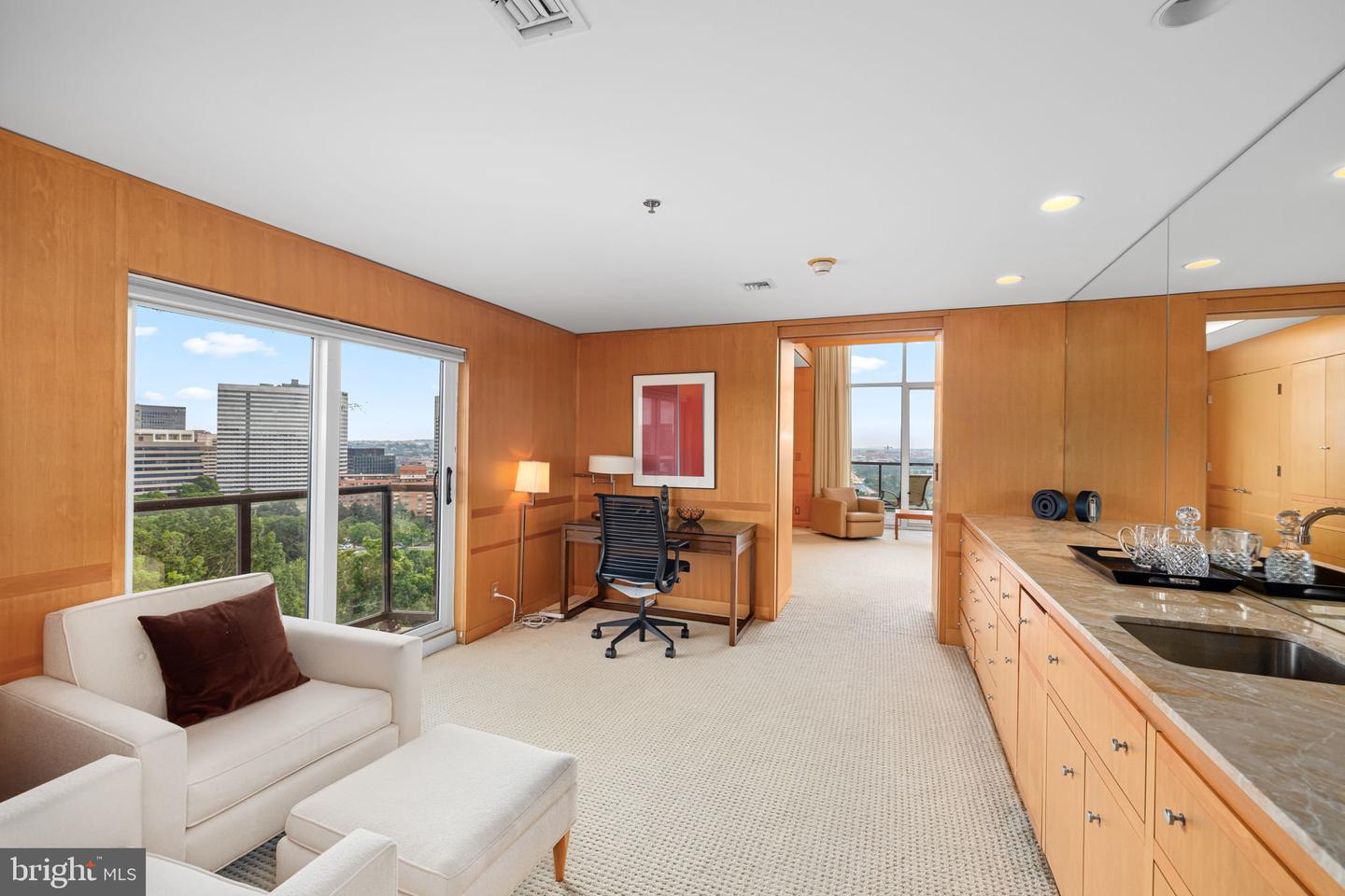 1401 N OAK ST N #912, ARLINGTON, Virginia 22209, 3 Bedrooms Bedrooms, ,3 BathroomsBathrooms,Residential,For sale,1401 N OAK ST N #912,VAAR2058364 MLS # VAAR2058364