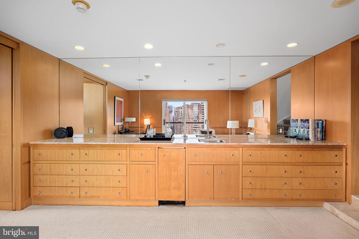 1401 N OAK ST N #912, ARLINGTON, Virginia 22209, 3 Bedrooms Bedrooms, ,3 BathroomsBathrooms,Residential,For sale,1401 N OAK ST N #912,VAAR2058364 MLS # VAAR2058364