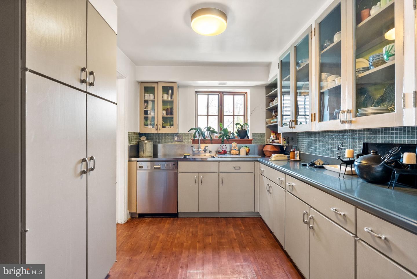 3111 IDAHO AVE NW, WASHINGTON, District Of Columbia 20016, 4 Bedrooms Bedrooms, ,4 BathroomsBathrooms,Residential,For sale,3111 IDAHO AVE NW,DCDC2203382 MLS # DCDC2203382
