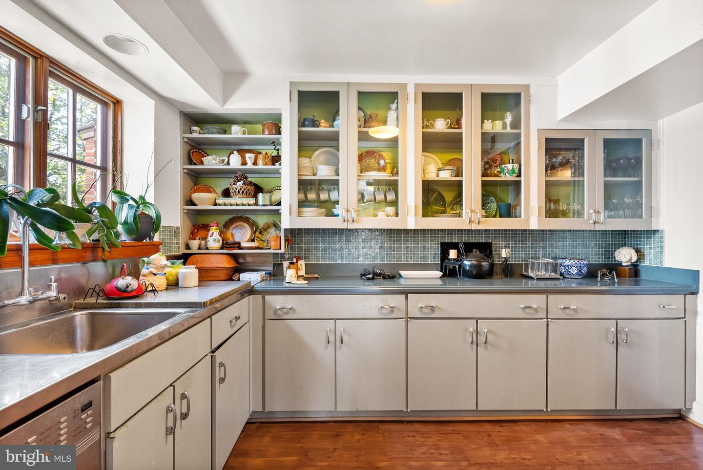3111 IDAHO AVE NW, WASHINGTON, District Of Columbia 20016, 4 Bedrooms Bedrooms, ,4 BathroomsBathrooms,Residential,For sale,3111 IDAHO AVE NW,DCDC2203382 MLS # DCDC2203382