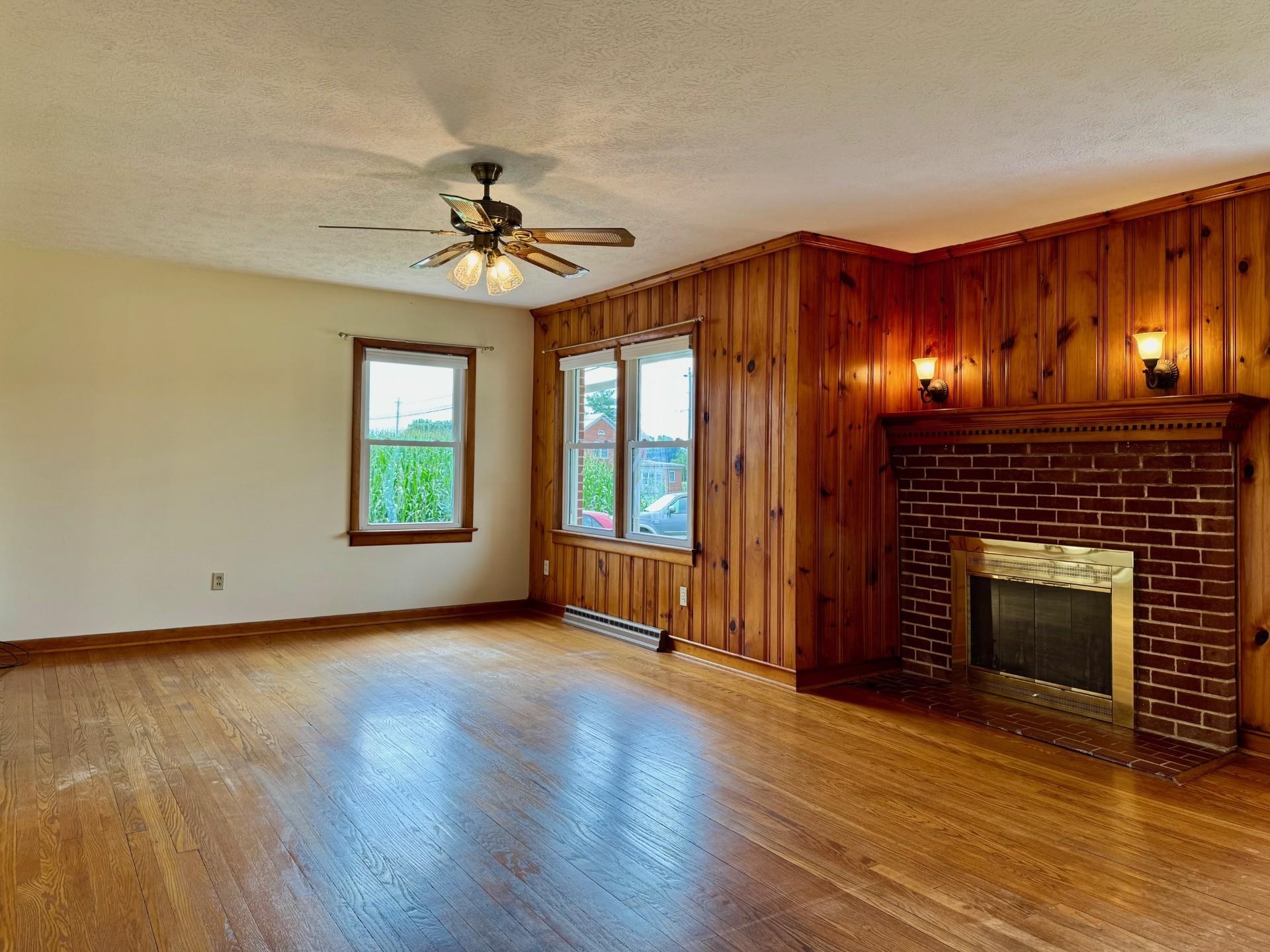 4562 OTTOBINE RD, DAYTON, Virginia 22821, 3 Bedrooms Bedrooms, ,1 BathroomBathrooms,Residential,4562 OTTOBINE RD,667322 MLS # 667322