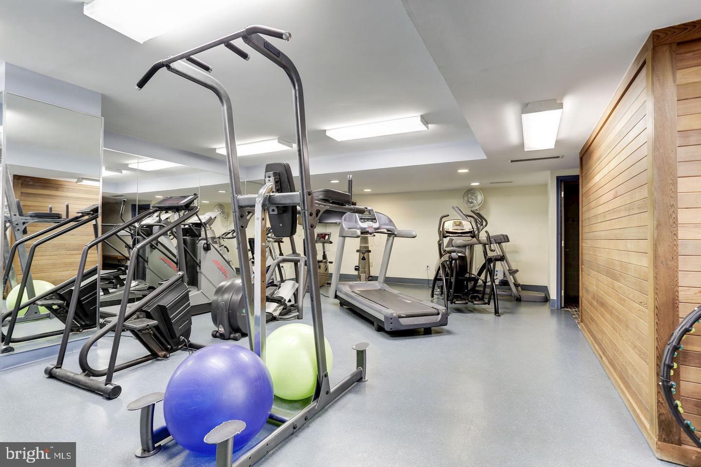 3701 S GEORGE MASON DR #315N, FALLS CHURCH, Virginia 22041, 3 Bedrooms Bedrooms, ,2 BathroomsBathrooms,Residential,For sale,3701 S GEORGE MASON DR #315N,VAFX2246226 MLS # VAFX2246226