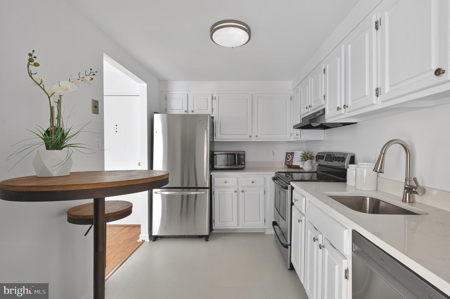 803 N HOWARD ST #333, ALEXANDRIA, Virginia 22304, 2 Bedrooms Bedrooms, ,2 BathroomsBathrooms,Residential,For sale,803 N HOWARD ST #333,VAAX2046350 MLS # VAAX2046350