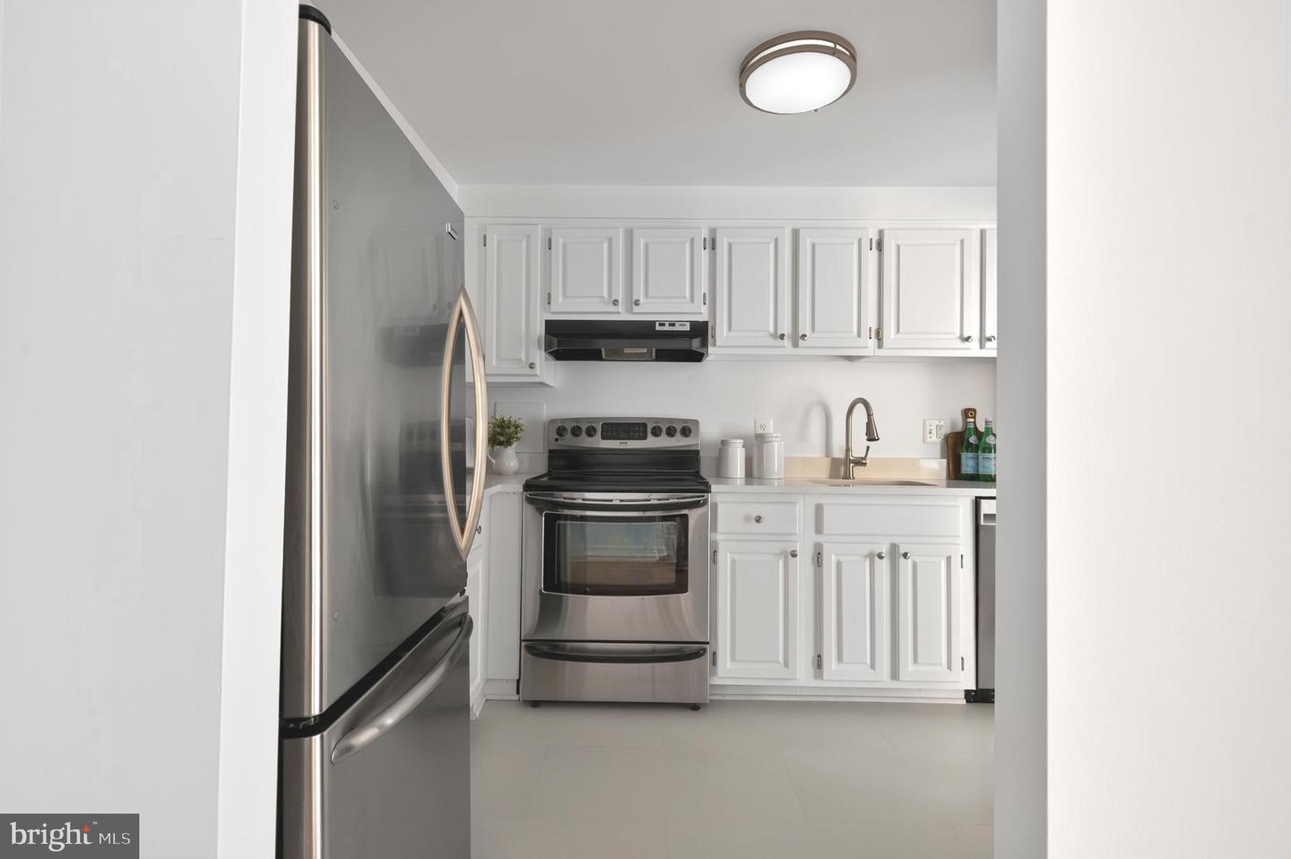 803 N HOWARD ST #333, ALEXANDRIA, Virginia 22304, 2 Bedrooms Bedrooms, ,2 BathroomsBathrooms,Residential,For sale,803 N HOWARD ST #333,VAAX2046350 MLS # VAAX2046350
