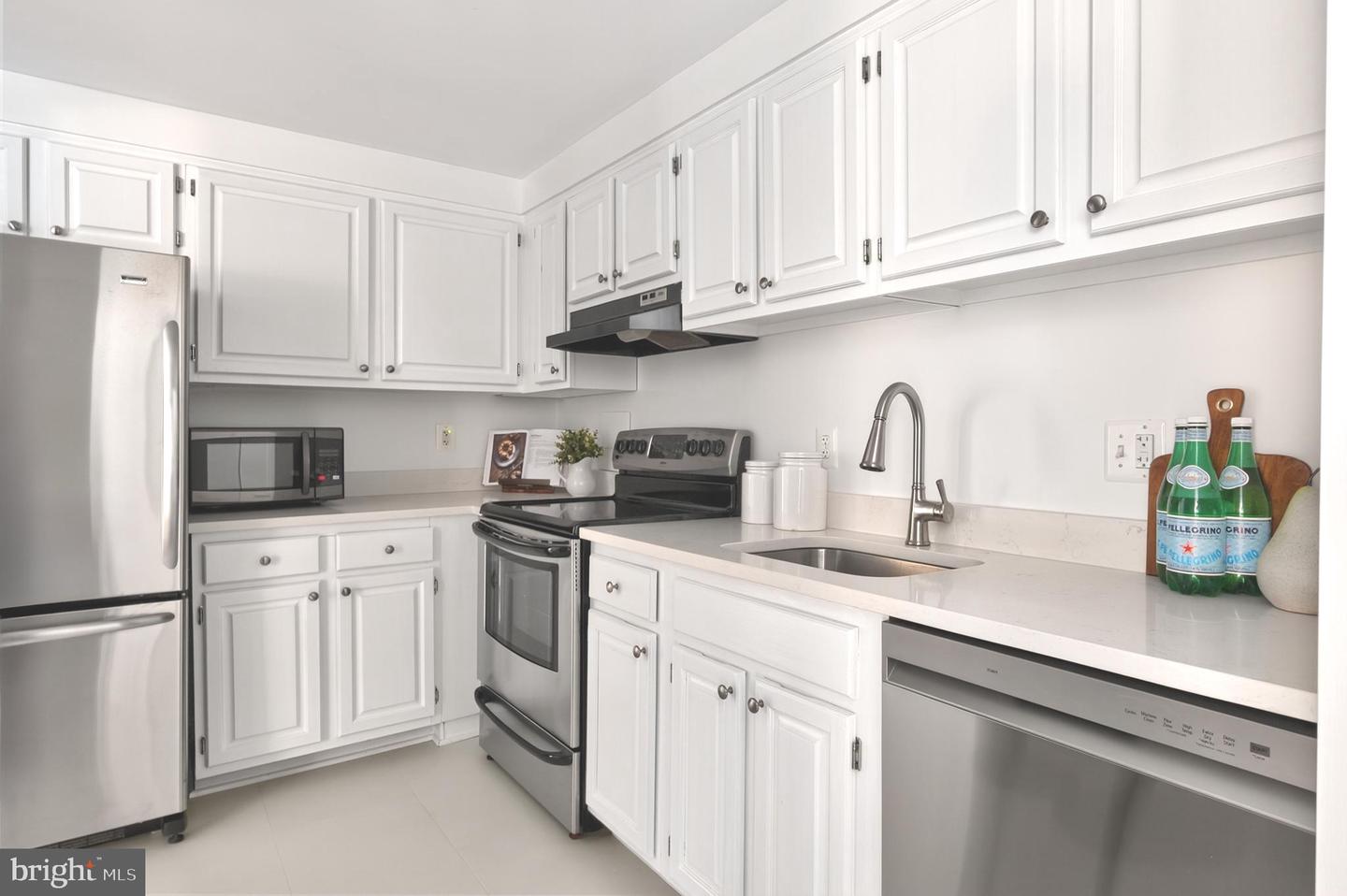 803 N HOWARD ST #333, ALEXANDRIA, Virginia 22304, 2 Bedrooms Bedrooms, ,2 BathroomsBathrooms,Residential,For sale,803 N HOWARD ST #333,VAAX2046350 MLS # VAAX2046350