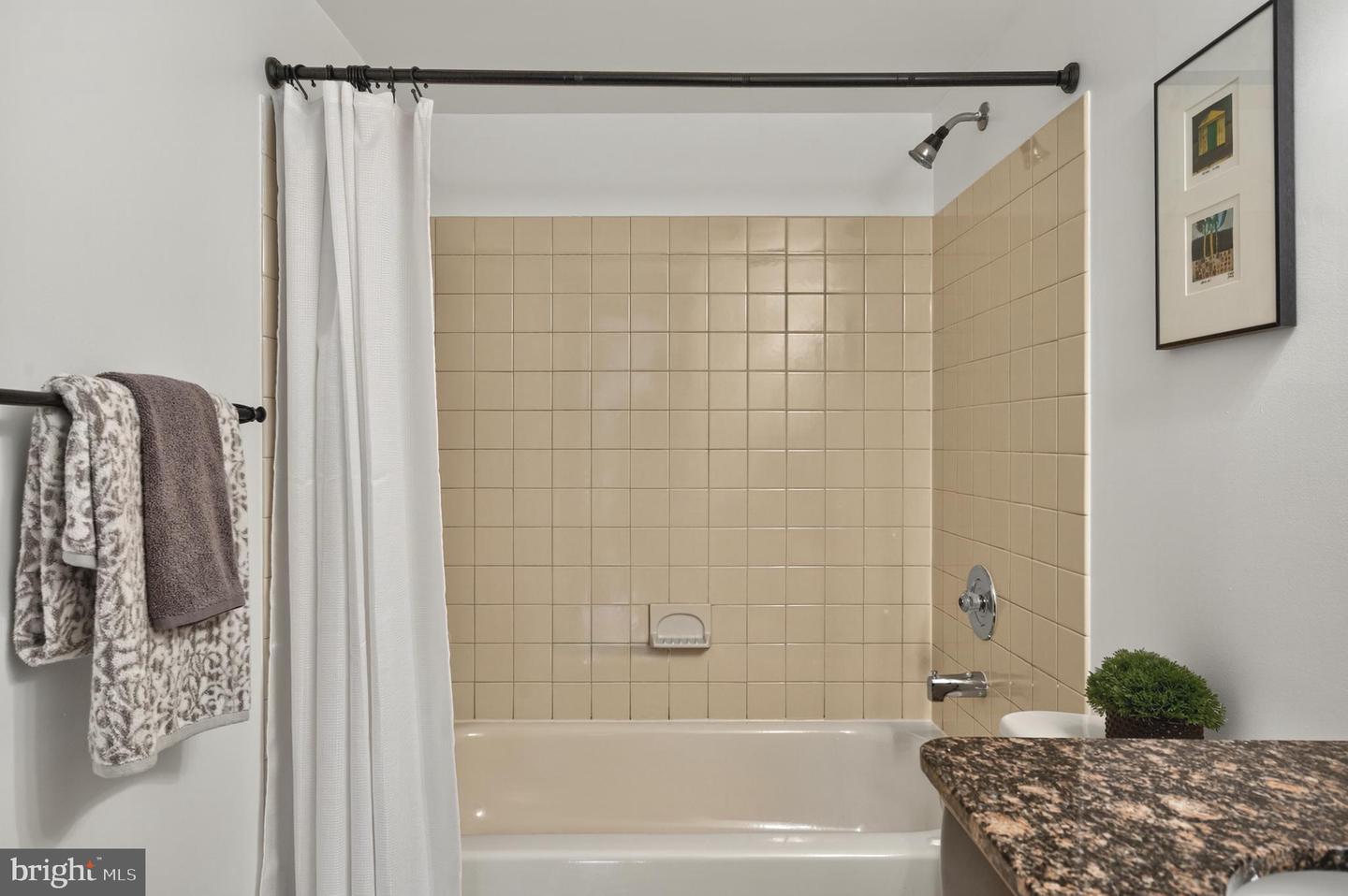 803 N HOWARD ST #333, ALEXANDRIA, Virginia 22304, 2 Bedrooms Bedrooms, ,2 BathroomsBathrooms,Residential,For sale,803 N HOWARD ST #333,VAAX2046350 MLS # VAAX2046350