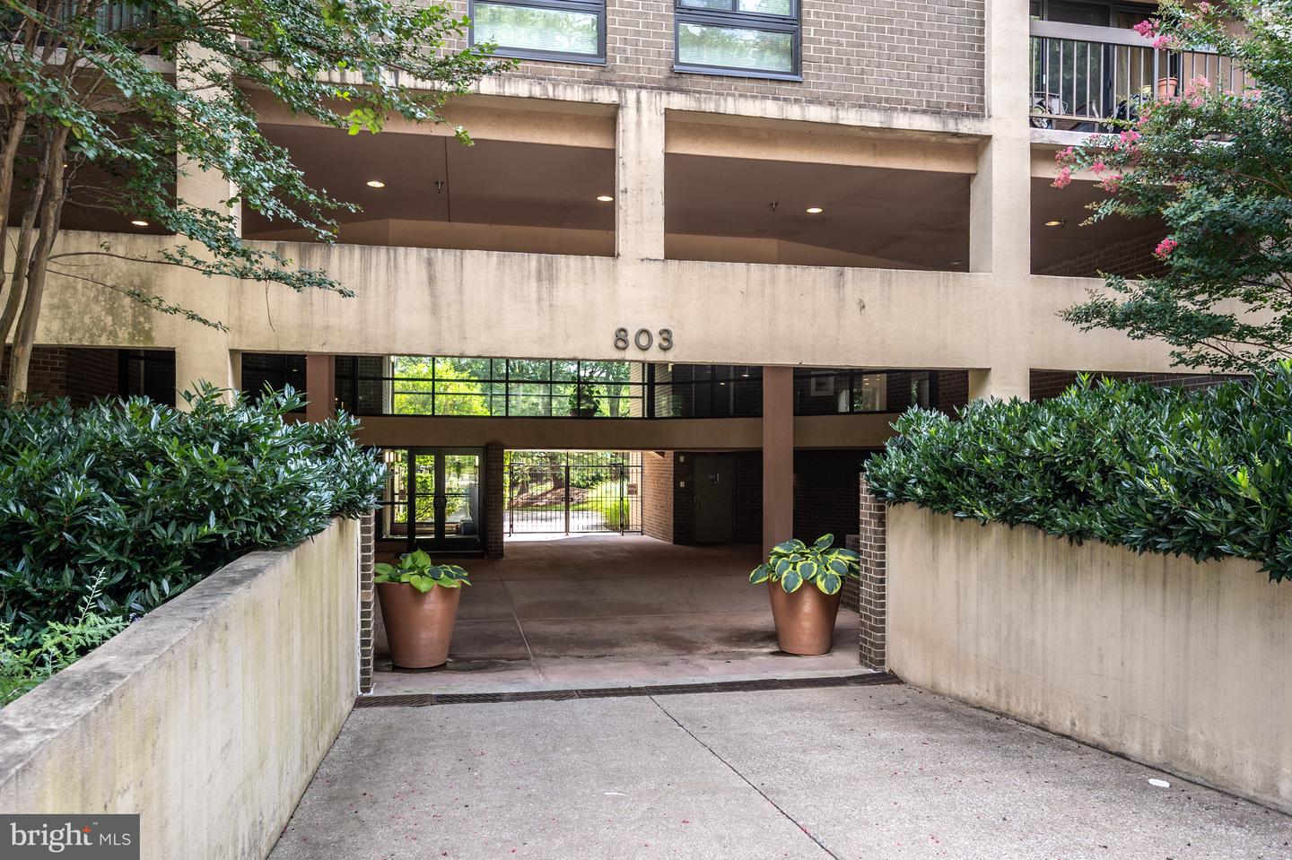 803 N HOWARD ST #333, ALEXANDRIA, Virginia 22304, 2 Bedrooms Bedrooms, ,2 BathroomsBathrooms,Residential,For sale,803 N HOWARD ST #333,VAAX2046350 MLS # VAAX2046350