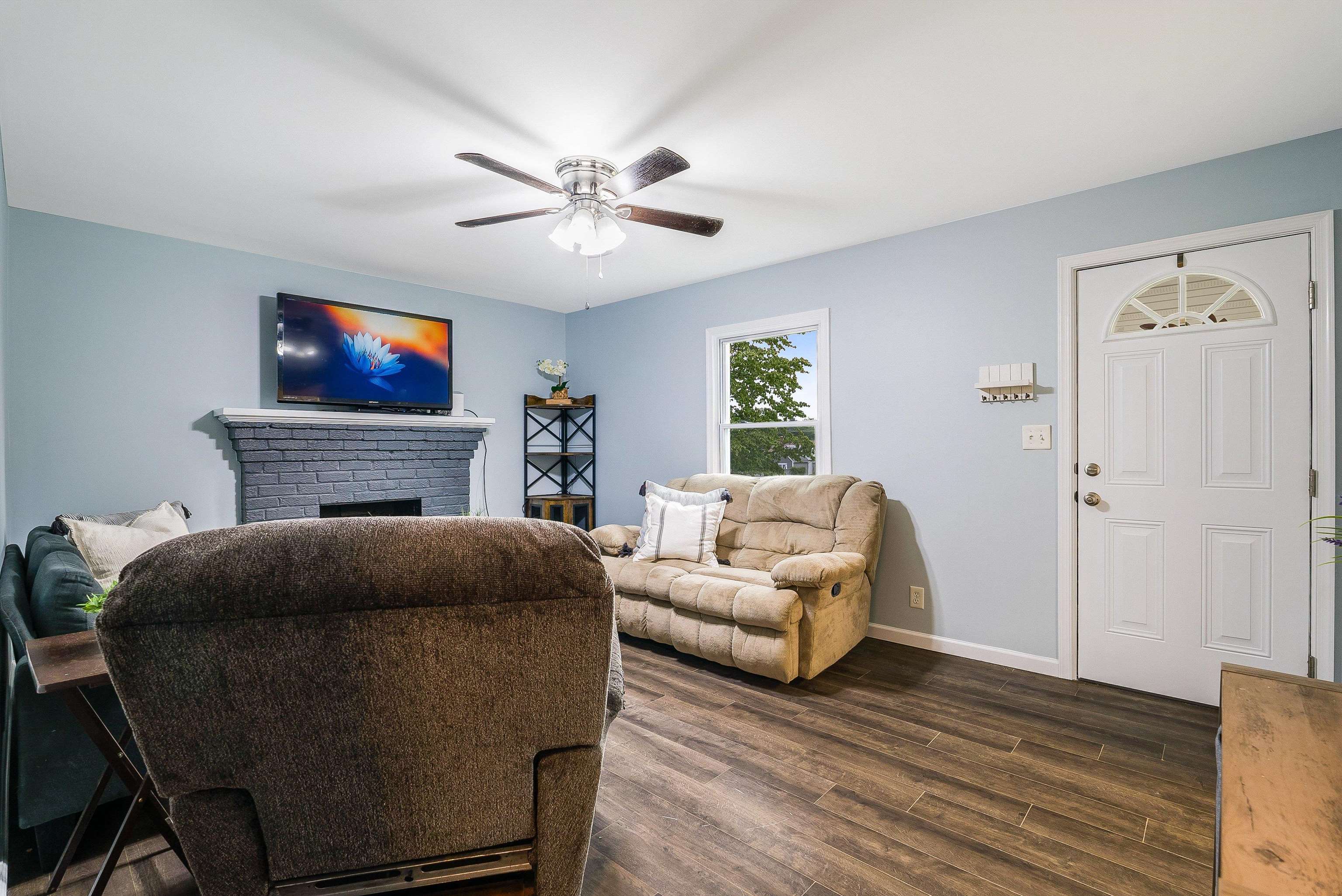 404 JAMES AVE, WAYNESBORO, Virginia 22980, 3 Bedrooms Bedrooms, ,1 BathroomBathrooms,Residential,404 JAMES AVE,667385 MLS # 667385