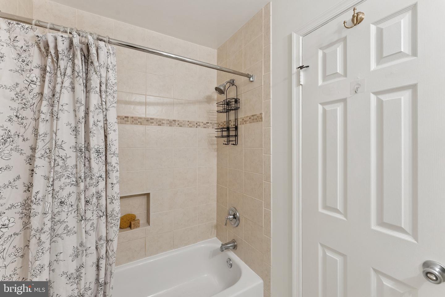 6316 CHIMNEY WOOD CT, ALEXANDRIA, Virginia 22306, 2 Bedrooms Bedrooms, ,3 BathroomsBathrooms,Residential,For sale,6316 CHIMNEY WOOD CT,VAFX2247586 MLS # VAFX2247586