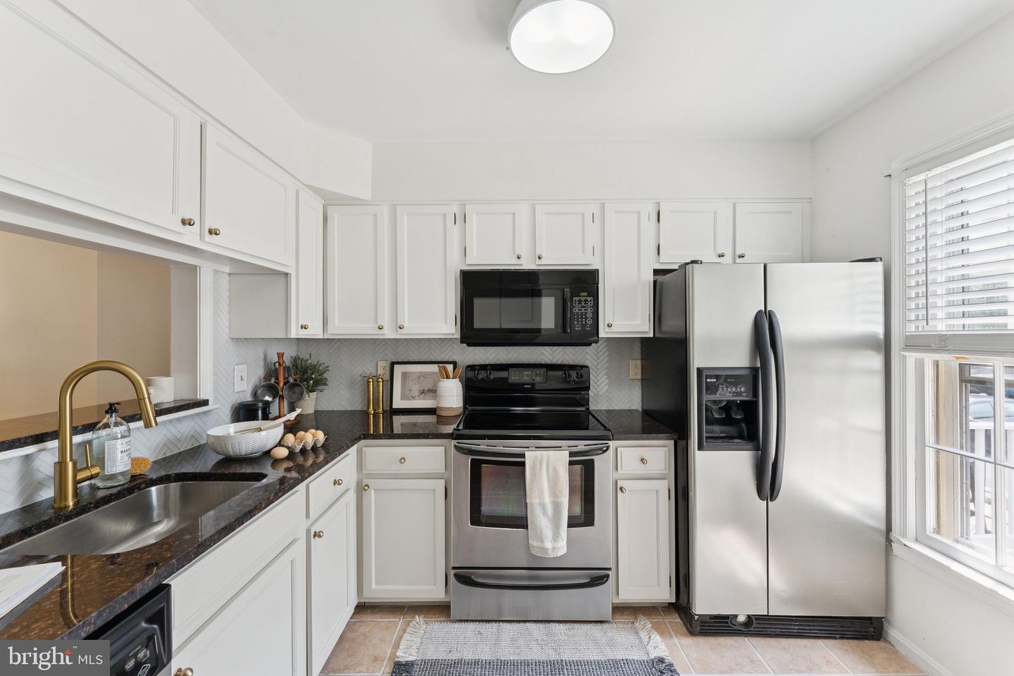 6316 CHIMNEY WOOD CT, ALEXANDRIA, Virginia 22306, 2 Bedrooms Bedrooms, ,3 BathroomsBathrooms,Residential,For sale,6316 CHIMNEY WOOD CT,VAFX2247586 MLS # VAFX2247586