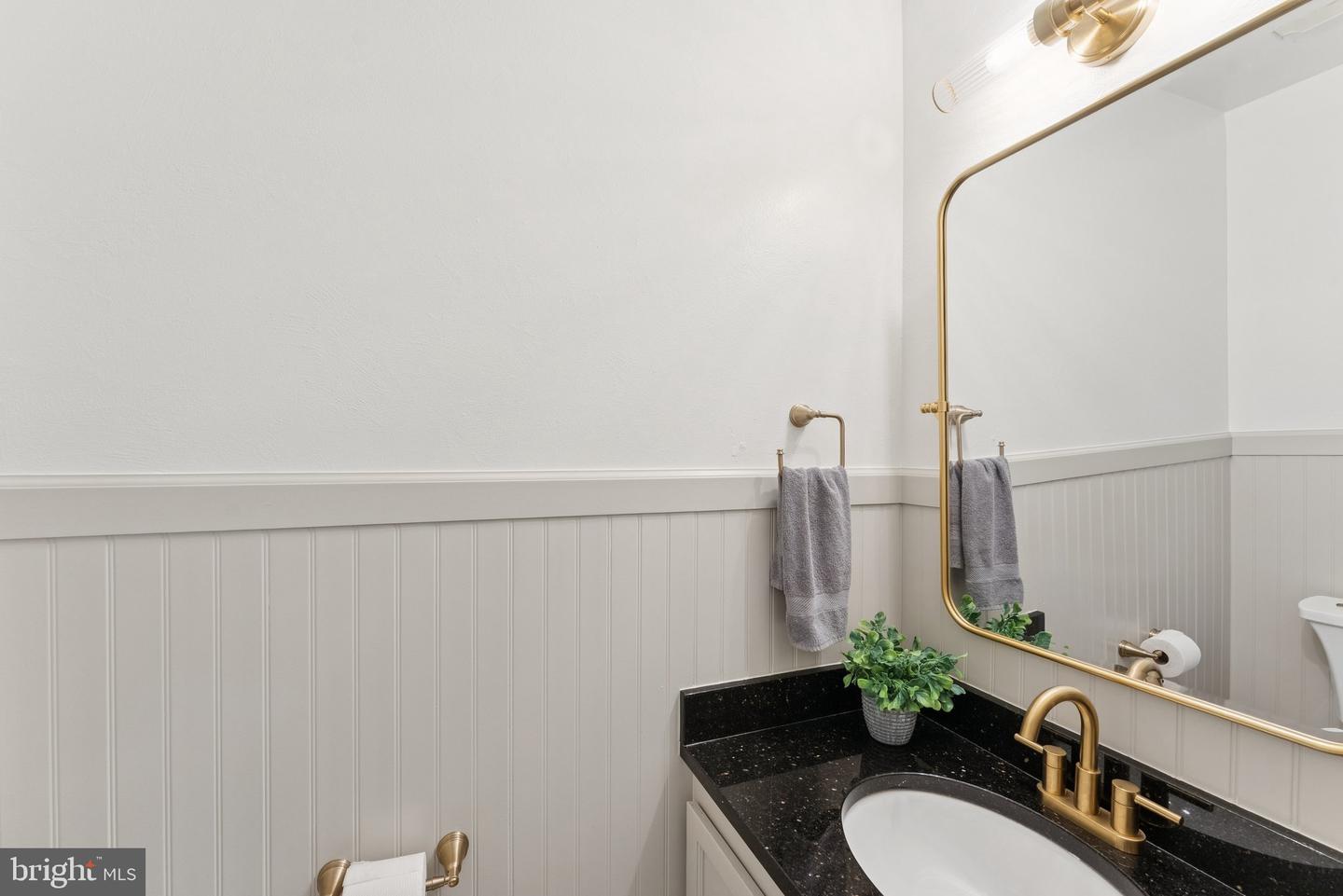 6316 CHIMNEY WOOD CT, ALEXANDRIA, Virginia 22306, 2 Bedrooms Bedrooms, ,3 BathroomsBathrooms,Residential,For sale,6316 CHIMNEY WOOD CT,VAFX2247586 MLS # VAFX2247586