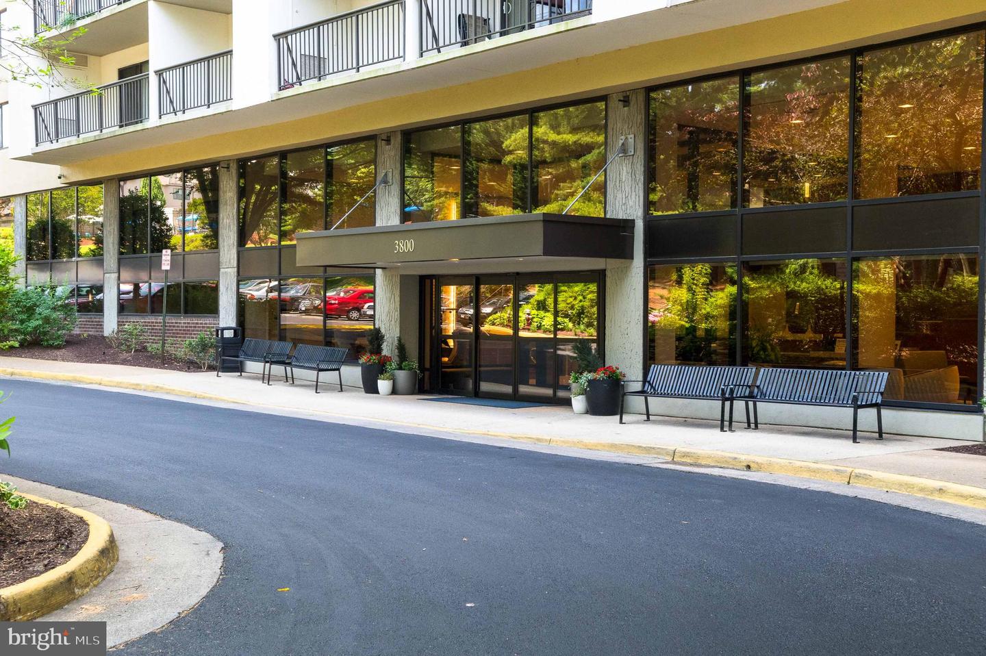 3800 POWELL LN #1022, FALLS CHURCH, Virginia 22041, 3 Bedrooms Bedrooms, ,2 BathroomsBathrooms,Residential,For sale,3800 POWELL LN #1022,VAFX2248254 MLS # VAFX2248254