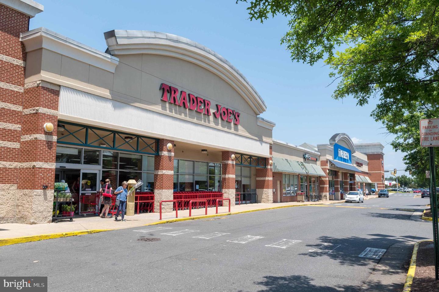 3800 POWELL LN #1022, FALLS CHURCH, Virginia 22041, 3 Bedrooms Bedrooms, ,2 BathroomsBathrooms,Residential,For sale,3800 POWELL LN #1022,VAFX2248254 MLS # VAFX2248254