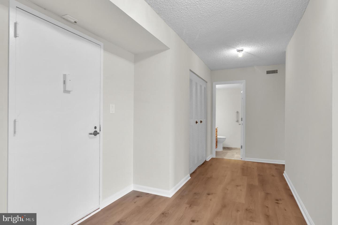 3800 POWELL LN #1022, FALLS CHURCH, Virginia 22041, 3 Bedrooms Bedrooms, ,2 BathroomsBathrooms,Residential,For sale,3800 POWELL LN #1022,VAFX2248254 MLS # VAFX2248254