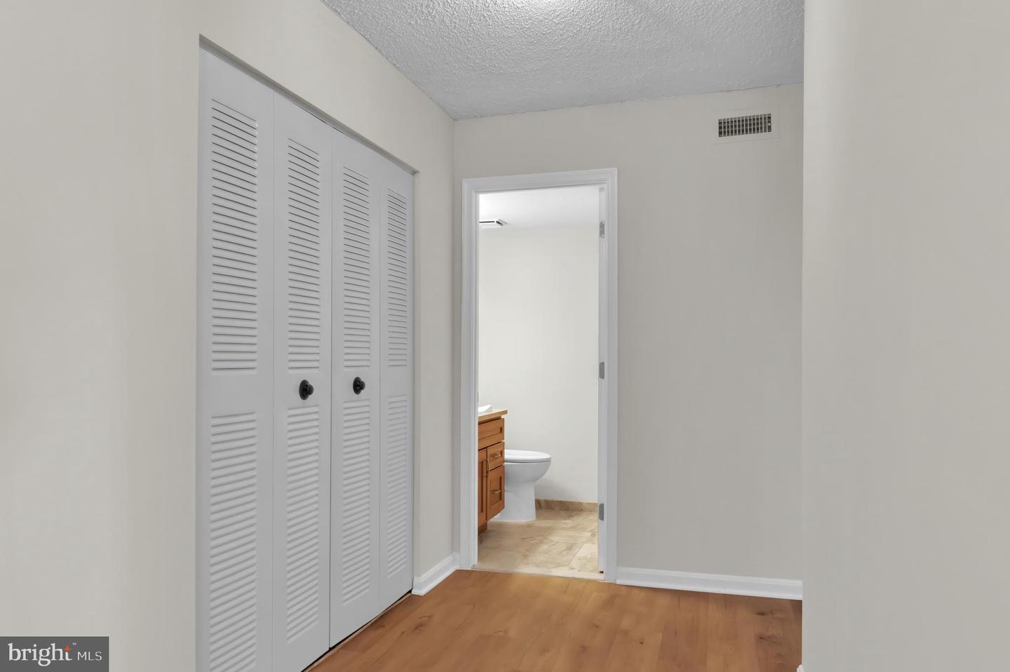 3800 POWELL LN #1022, FALLS CHURCH, Virginia 22041, 3 Bedrooms Bedrooms, ,2 BathroomsBathrooms,Residential,For sale,3800 POWELL LN #1022,VAFX2248254 MLS # VAFX2248254
