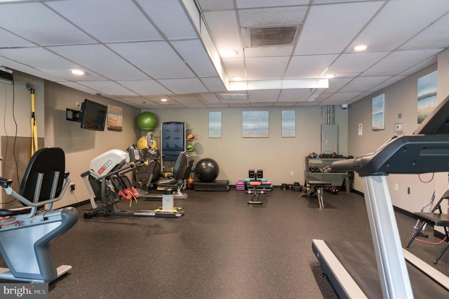 3800 POWELL LN #1022, FALLS CHURCH, Virginia 22041, 3 Bedrooms Bedrooms, ,2 BathroomsBathrooms,Residential,For sale,3800 POWELL LN #1022,VAFX2248254 MLS # VAFX2248254
