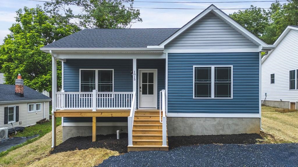 1023 FRYE ST, WAYNESBORO, Virginia 22980, 3 Bedrooms Bedrooms, ,2 BathroomsBathrooms,Residential,1023 FRYE ST,667394 MLS # 667394