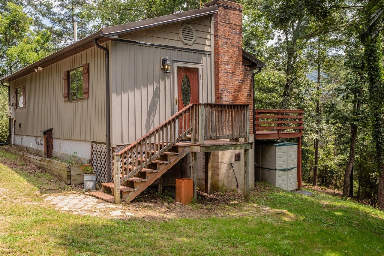 17341 STARSTONE DR, BROADWAY, Virginia 22815, 2 Bedrooms Bedrooms, ,1 BathroomBathrooms,Residential,17341 STARSTONE DR,667405 MLS # 667405