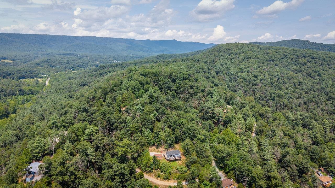 17341 STARSTONE DR, BROADWAY, Virginia 22815, 2 Bedrooms Bedrooms, ,1 BathroomBathrooms,Residential,17341 STARSTONE DR,667405 MLS # 667405