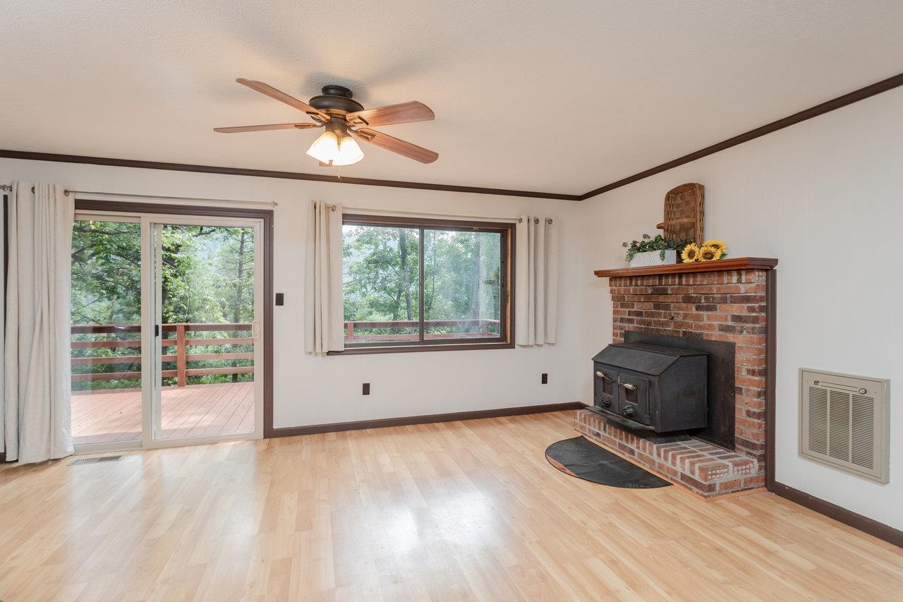 17341 STARSTONE DR, BROADWAY, Virginia 22815, 2 Bedrooms Bedrooms, ,1 BathroomBathrooms,Residential,17341 STARSTONE DR,667405 MLS # 667405
