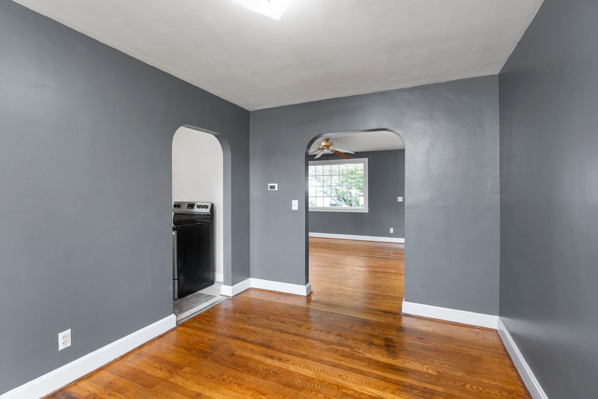 2414 CHESAPEAKE ST, STAUNTON, Virginia 24401, 2 Bedrooms Bedrooms, ,1 BathroomBathrooms,Residential,2414 CHESAPEAKE ST,667410 MLS # 667410