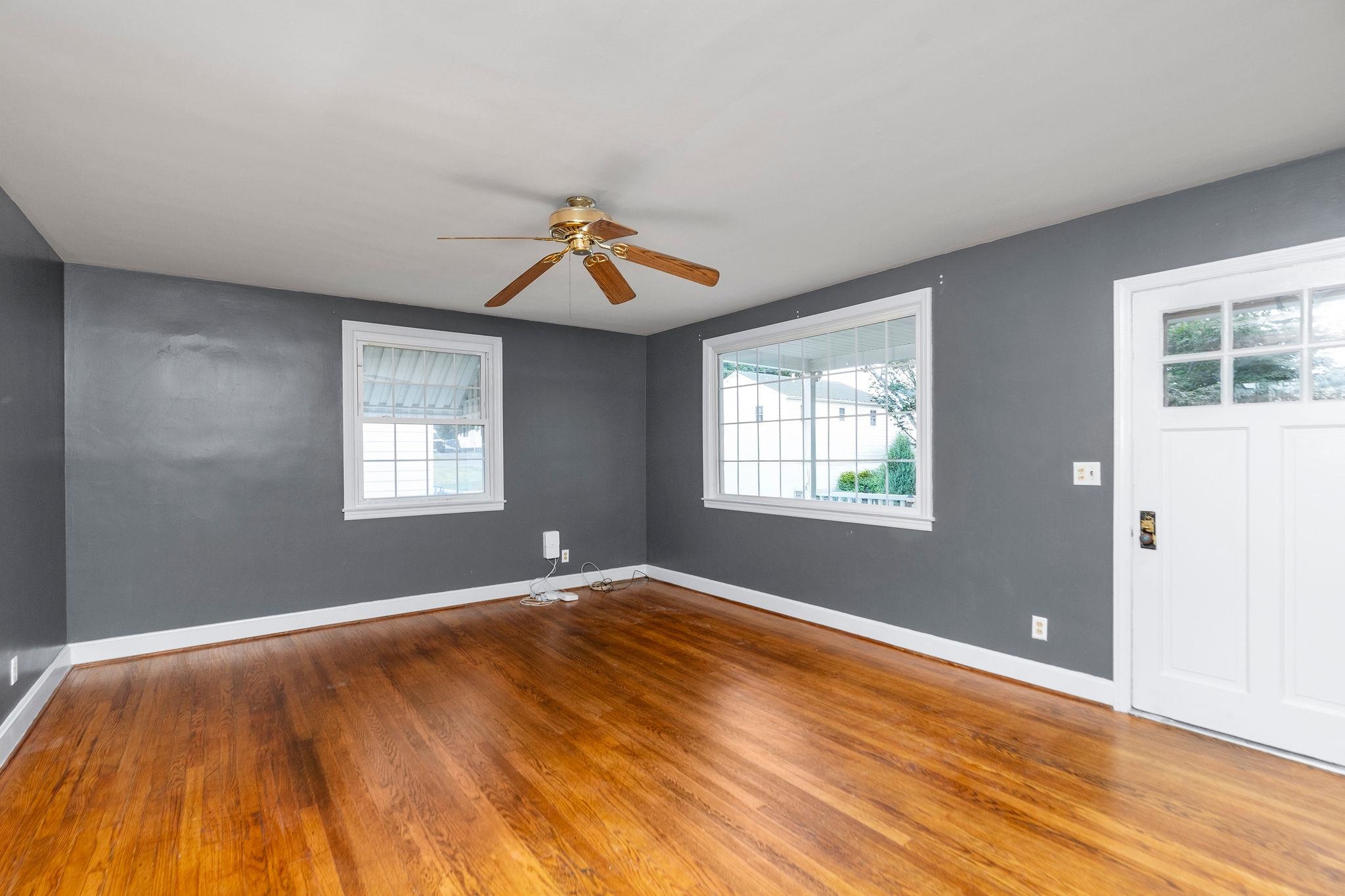 2414 CHESAPEAKE ST, STAUNTON, Virginia 24401, 2 Bedrooms Bedrooms, ,1 BathroomBathrooms,Residential,2414 CHESAPEAKE ST,667410 MLS # 667410