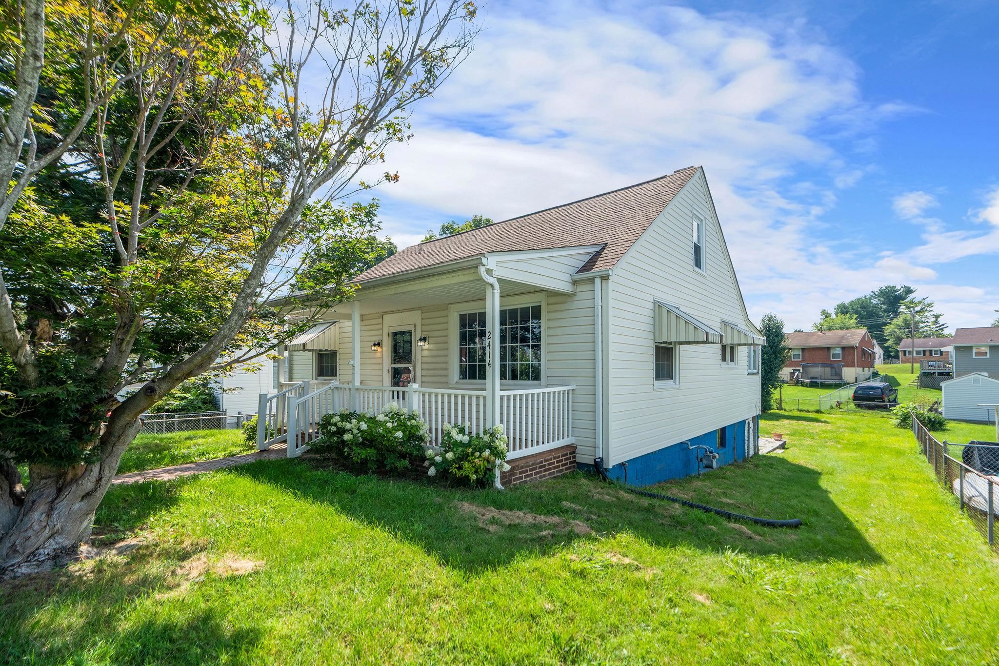 2414 CHESAPEAKE ST, STAUNTON, Virginia 24401, 2 Bedrooms Bedrooms, ,1 BathroomBathrooms,Residential,2414 CHESAPEAKE ST,667410 MLS # 667410