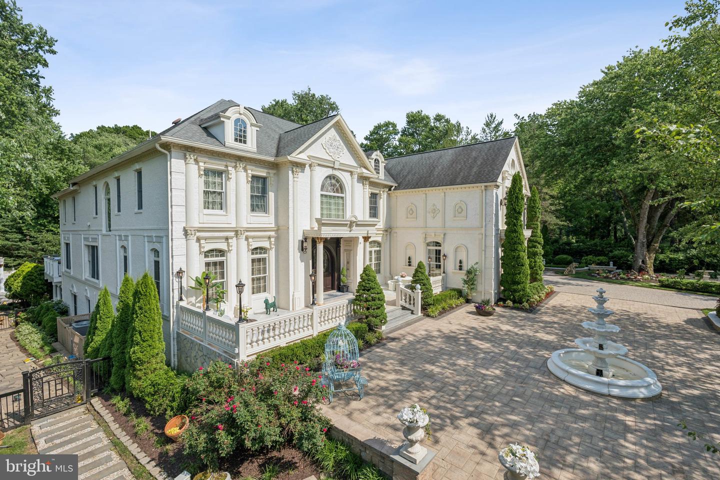 423 SENECA RD, GREAT FALLS, Virginia 22066, 5 Bedrooms Bedrooms, ,5 BathroomsBathrooms,Residential,For sale,423 SENECA RD,VAFX2249172 MLS # VAFX2249172