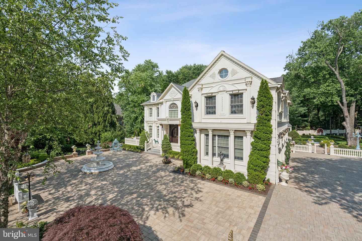 423 SENECA RD, GREAT FALLS, Virginia 22066, 5 Bedrooms Bedrooms, ,5 BathroomsBathrooms,Residential,For sale,423 SENECA RD,VAFX2249172 MLS # VAFX2249172