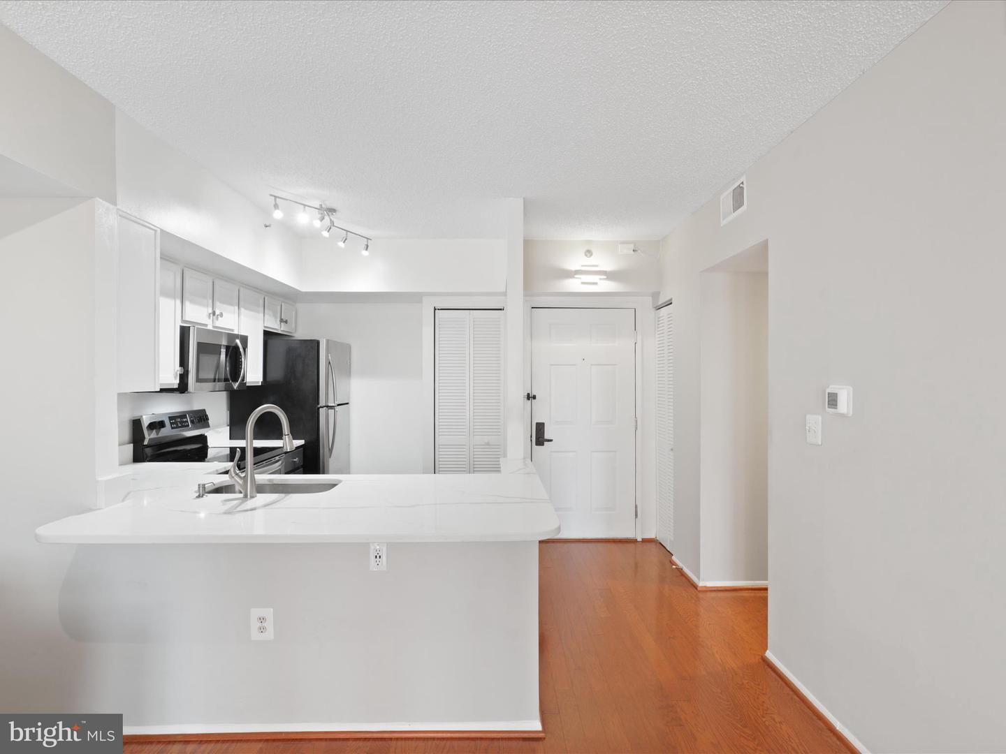 1001 N VERMONT ST #910, ARLINGTON, Virginia 22201, 1 Bedroom Bedrooms, ,1 BathroomBathrooms,Residential,For sale,1001 N VERMONT ST #910,VAAR2059566 MLS # VAAR2059566