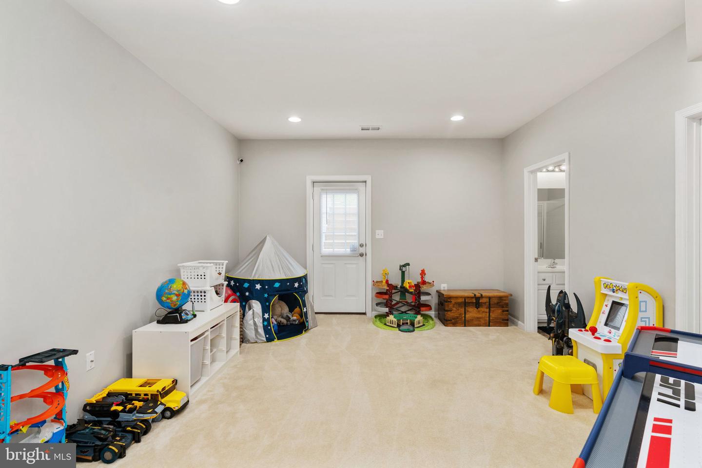 14 CLYDESDALE RD, FREDERICKSBURG, Virginia 22405, 4 Bedrooms Bedrooms, ,3 BathroomsBathrooms,Residential,For sale,14 CLYDESDALE RD,VAST2040092 MLS # VAST2040092