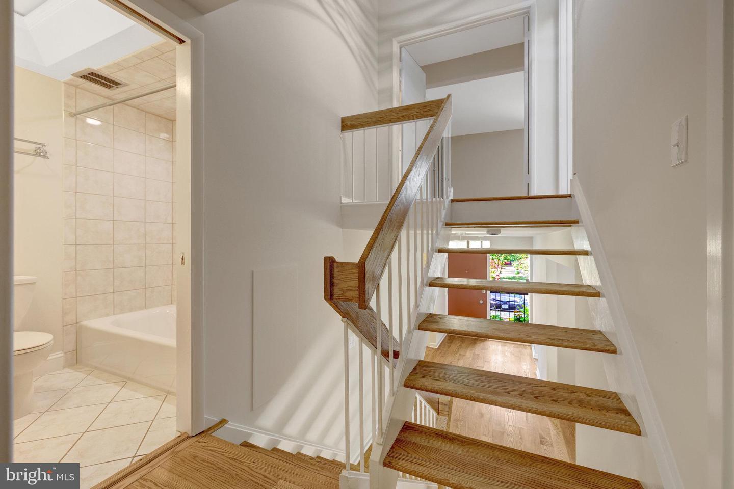 11136 SAFFOLD WAY, RESTON, Virginia 20190, 3 Bedrooms Bedrooms, ,2 BathroomsBathrooms,Residential,For sale,11136 SAFFOLD WAY,VAFX2250172 MLS # VAFX2250172
