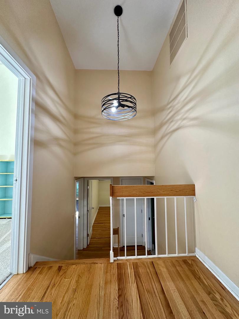 11136 SAFFOLD WAY, RESTON, Virginia 20190, 3 Bedrooms Bedrooms, ,2 BathroomsBathrooms,Residential,For sale,11136 SAFFOLD WAY,VAFX2250172 MLS # VAFX2250172