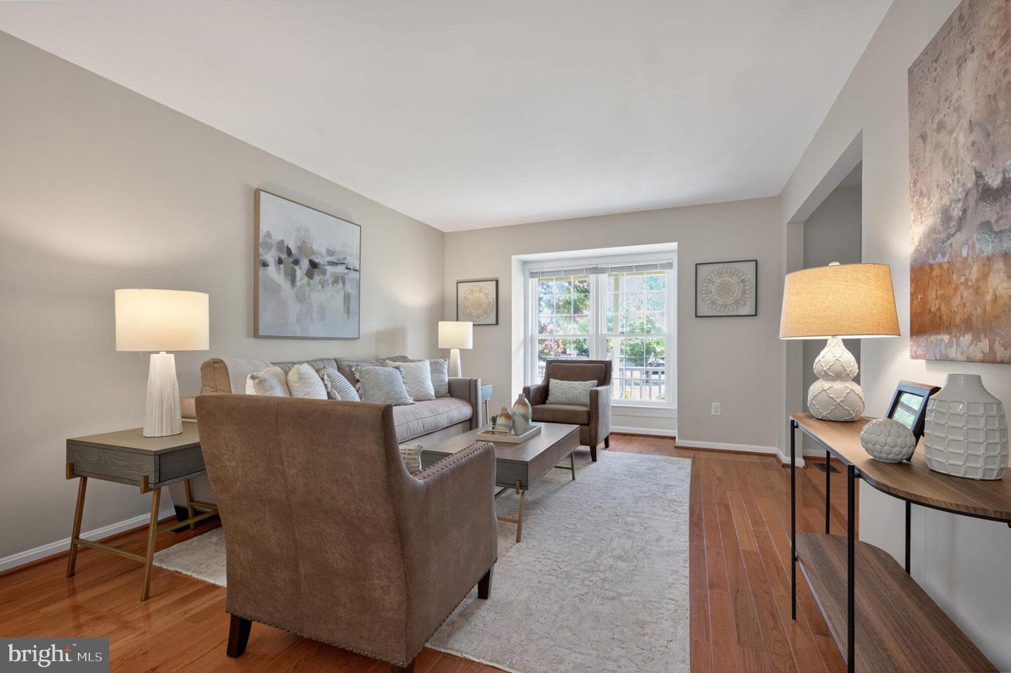4360 SILAS HUTCHINSON DR, CHANTILLY, Virginia 20151, 4 Bedrooms Bedrooms, ,2 BathroomsBathrooms,Residential,For sale,4360 SILAS HUTCHINSON DR,VAFX2250186 MLS # VAFX2250186