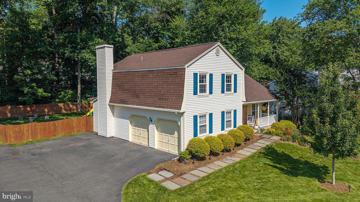 4360 SILAS HUTCHINSON DR, CHANTILLY, Virginia 20151, 4 Bedrooms Bedrooms, ,2 BathroomsBathrooms,Residential,For sale,4360 SILAS HUTCHINSON DR,VAFX2250186 MLS # VAFX2250186