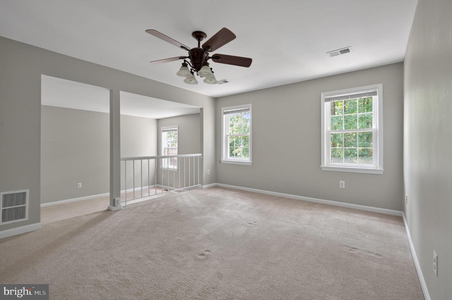 4360 SILAS HUTCHINSON DR, CHANTILLY, Virginia 20151, 4 Bedrooms Bedrooms, ,2 BathroomsBathrooms,Residential,For sale,4360 SILAS HUTCHINSON DR,VAFX2250186 MLS # VAFX2250186