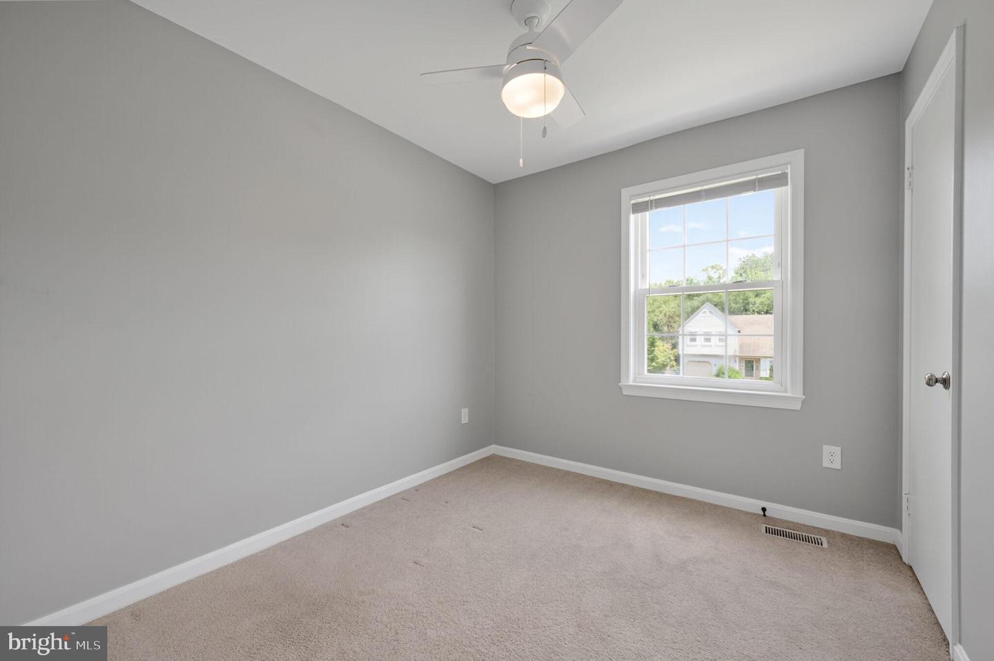 4360 SILAS HUTCHINSON DR, CHANTILLY, Virginia 20151, 4 Bedrooms Bedrooms, ,2 BathroomsBathrooms,Residential,For sale,4360 SILAS HUTCHINSON DR,VAFX2250186 MLS # VAFX2250186
