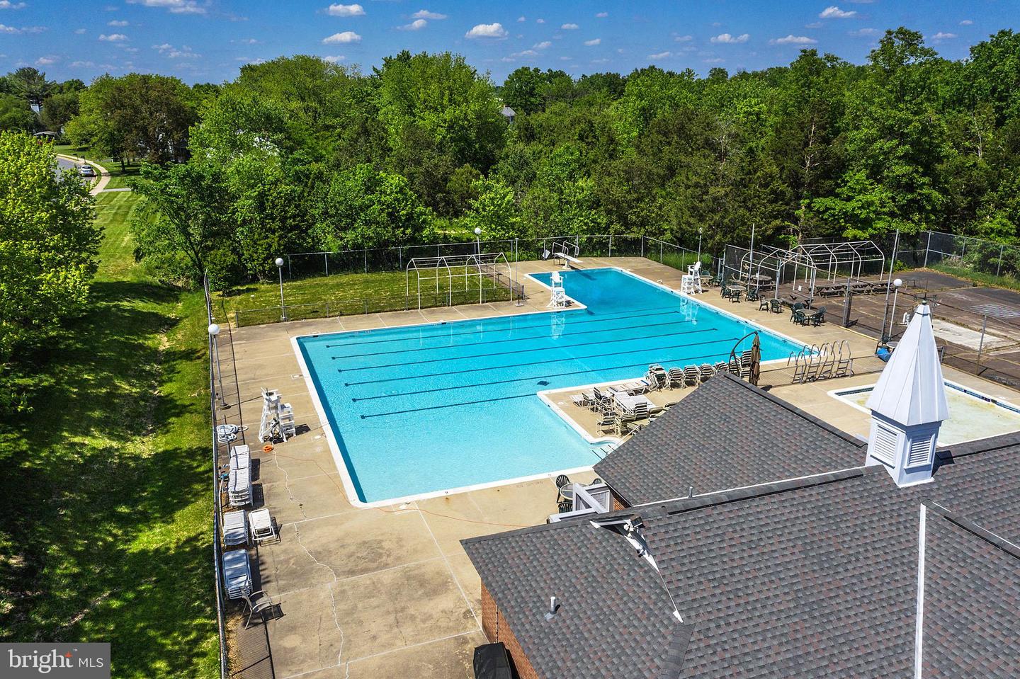 4360 SILAS HUTCHINSON DR, CHANTILLY, Virginia 20151, 4 Bedrooms Bedrooms, ,2 BathroomsBathrooms,Residential,For sale,4360 SILAS HUTCHINSON DR,VAFX2250186 MLS # VAFX2250186