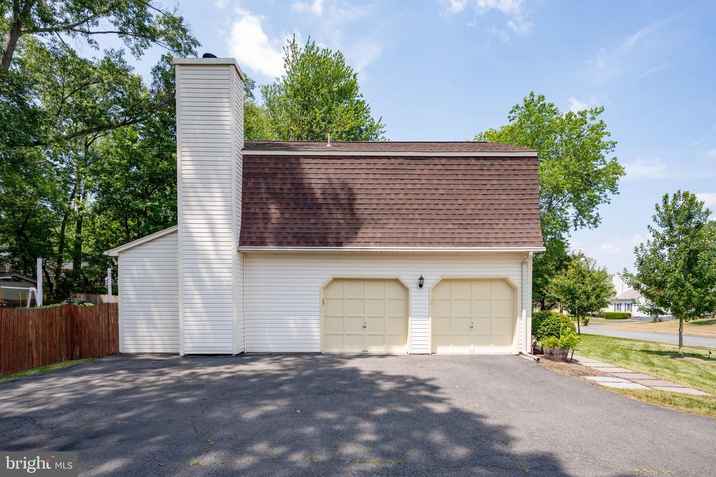 4360 SILAS HUTCHINSON DR, CHANTILLY, Virginia 20151, 4 Bedrooms Bedrooms, ,2 BathroomsBathrooms,Residential,For sale,4360 SILAS HUTCHINSON DR,VAFX2250186 MLS # VAFX2250186
