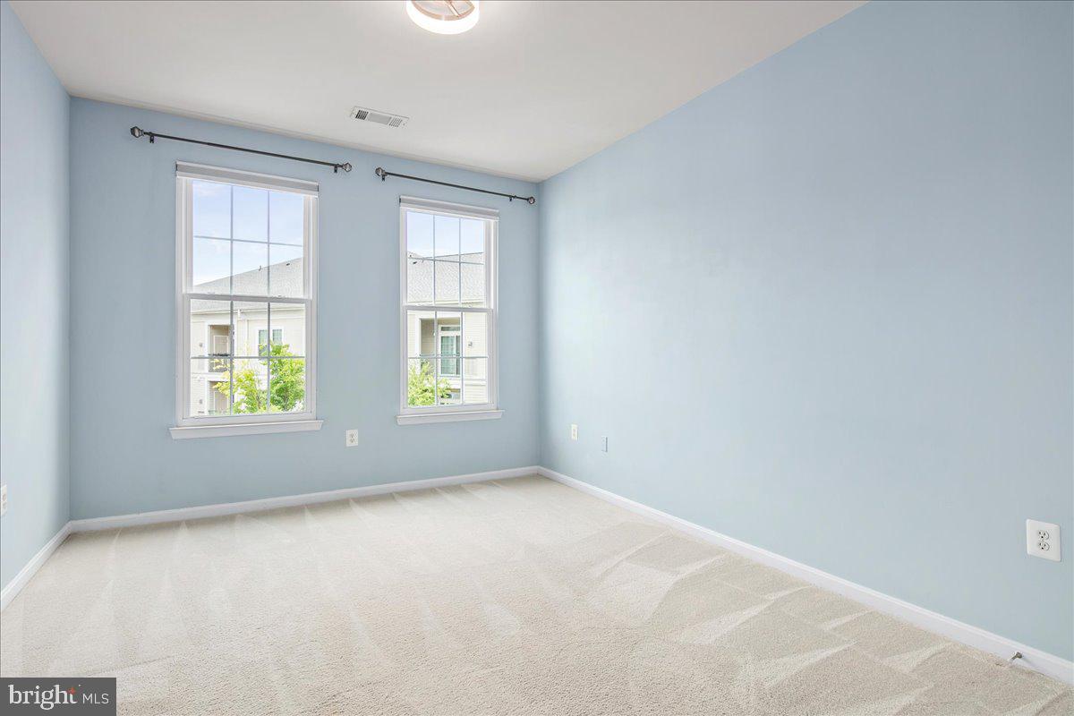 2465 ARMY NAVY DR #1-302, ARLINGTON, Virginia 22206, 2 Bedrooms Bedrooms, ,2 BathroomsBathrooms,Residential,For sale,2465 ARMY NAVY DR #1-302,VAAR2059906 MLS # VAAR2059906
