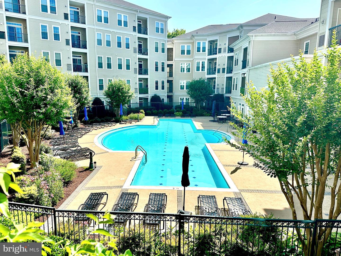 2465 ARMY NAVY DR #1-302, ARLINGTON, Virginia 22206, 2 Bedrooms Bedrooms, ,2 BathroomsBathrooms,Residential,For sale,2465 ARMY NAVY DR #1-302,VAAR2059906 MLS # VAAR2059906