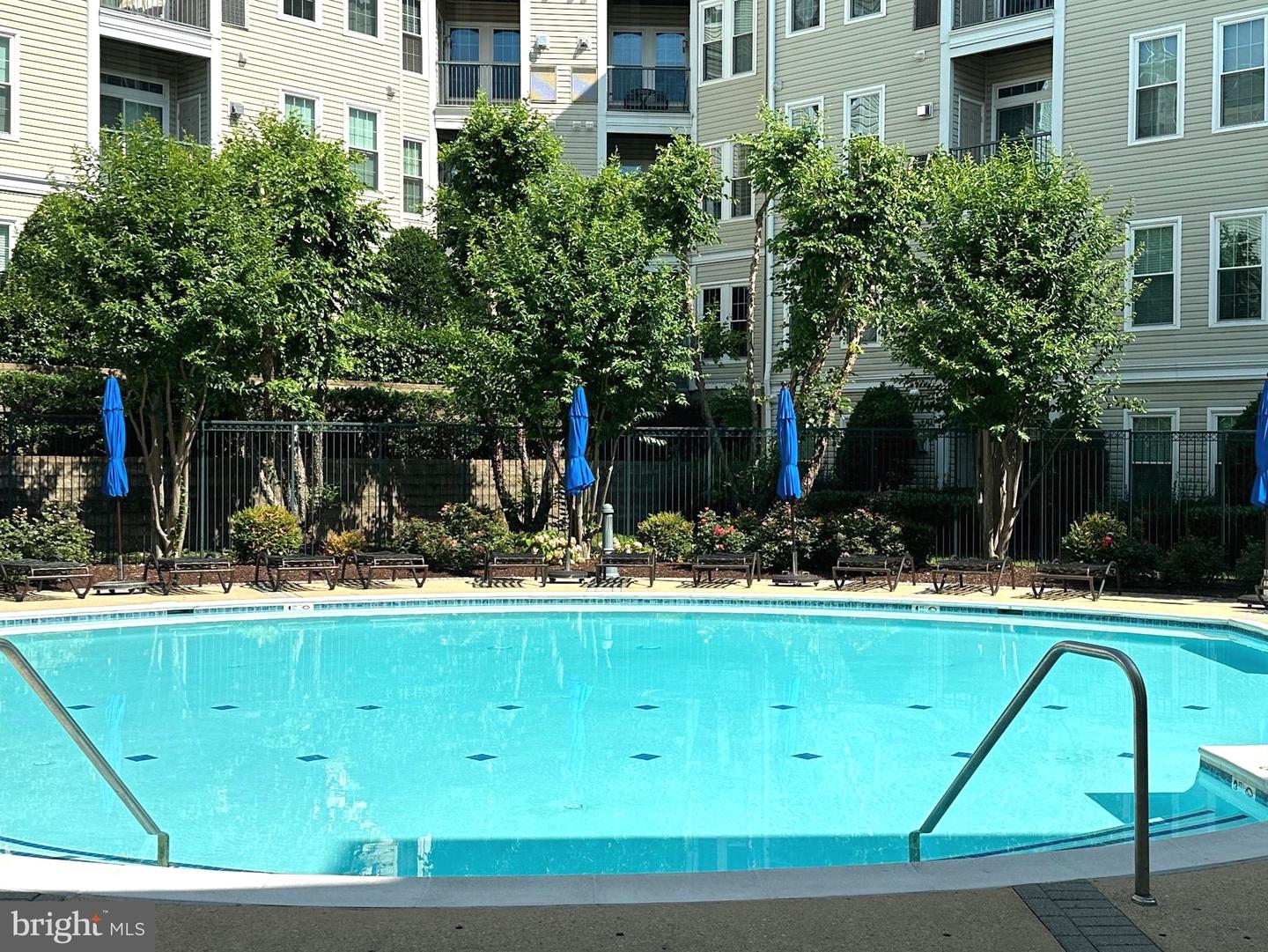 2465 ARMY NAVY DR #1-302, ARLINGTON, Virginia 22206, 2 Bedrooms Bedrooms, ,2 BathroomsBathrooms,Residential,For sale,2465 ARMY NAVY DR #1-302,VAAR2059906 MLS # VAAR2059906