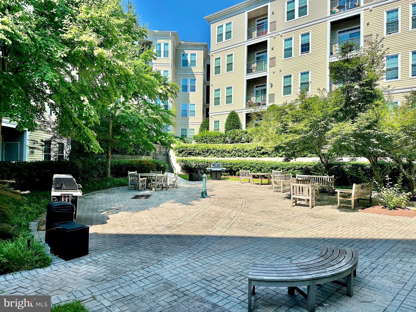 2465 ARMY NAVY DR #1-302, ARLINGTON, Virginia 22206, 2 Bedrooms Bedrooms, ,2 BathroomsBathrooms,Residential,For sale,2465 ARMY NAVY DR #1-302,VAAR2059906 MLS # VAAR2059906