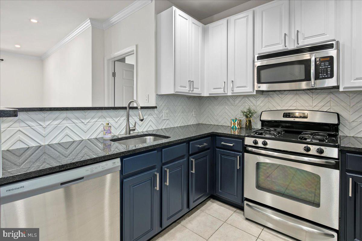 2465 ARMY NAVY DR #1-302, ARLINGTON, Virginia 22206, 2 Bedrooms Bedrooms, ,2 BathroomsBathrooms,Residential,For sale,2465 ARMY NAVY DR #1-302,VAAR2059906 MLS # VAAR2059906