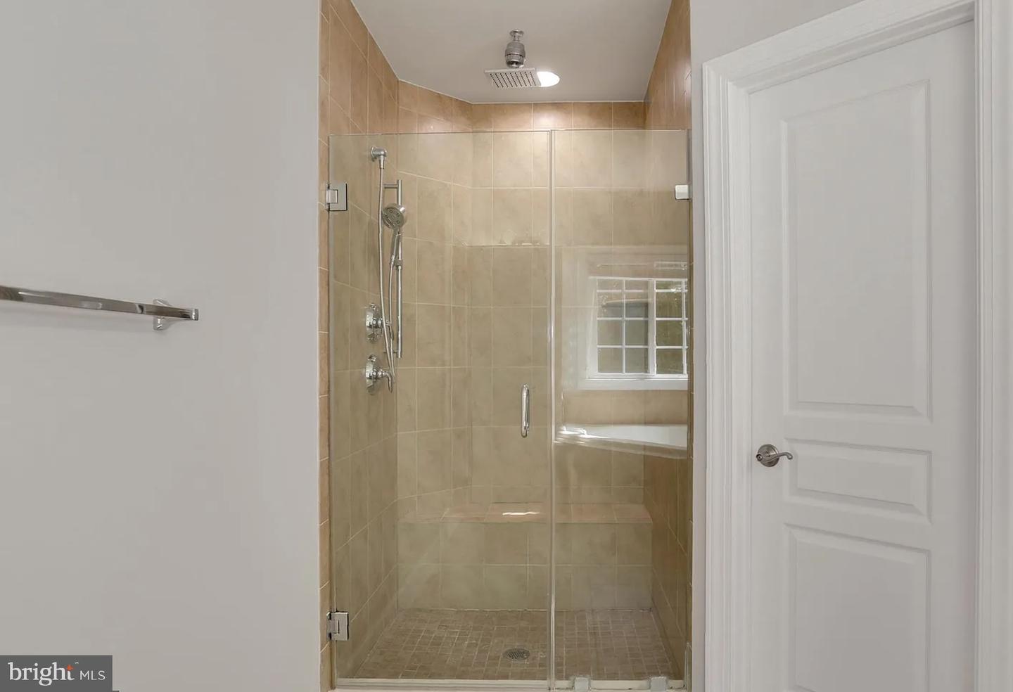 1294 SCOTTS RUN RD, MCLEAN, Virginia 22102, 6 Bedrooms Bedrooms, ,5 BathroomsBathrooms,Residential,For sale,1294 SCOTTS RUN RD,VAFX2252506 MLS # VAFX2252506