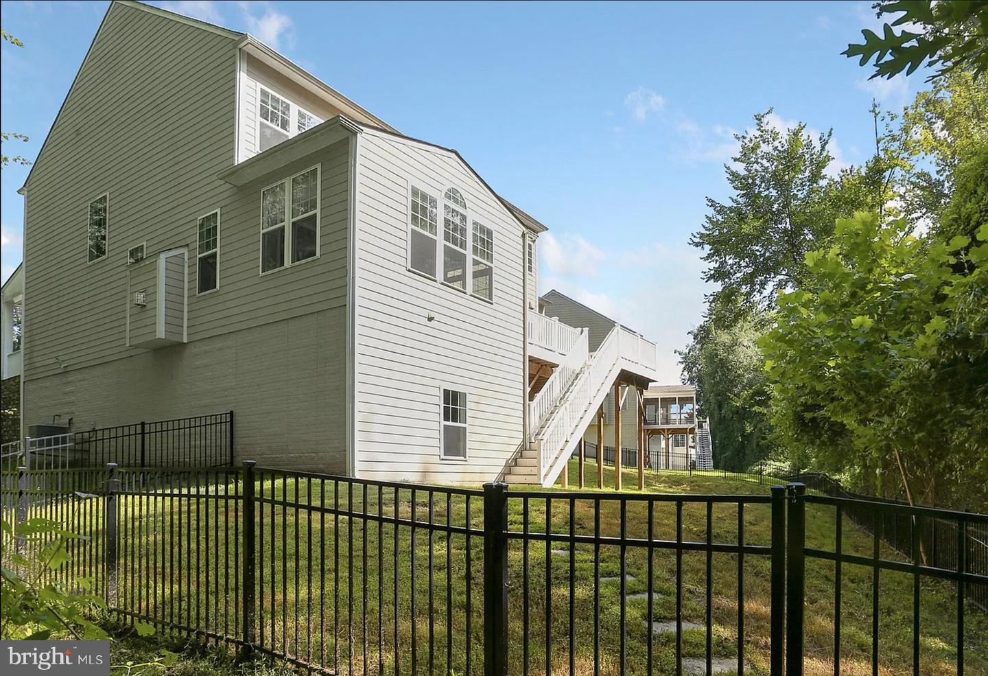 1294 SCOTTS RUN RD, MCLEAN, Virginia 22102, 6 Bedrooms Bedrooms, ,5 BathroomsBathrooms,Residential,For sale,1294 SCOTTS RUN RD,VAFX2252506 MLS # VAFX2252506
