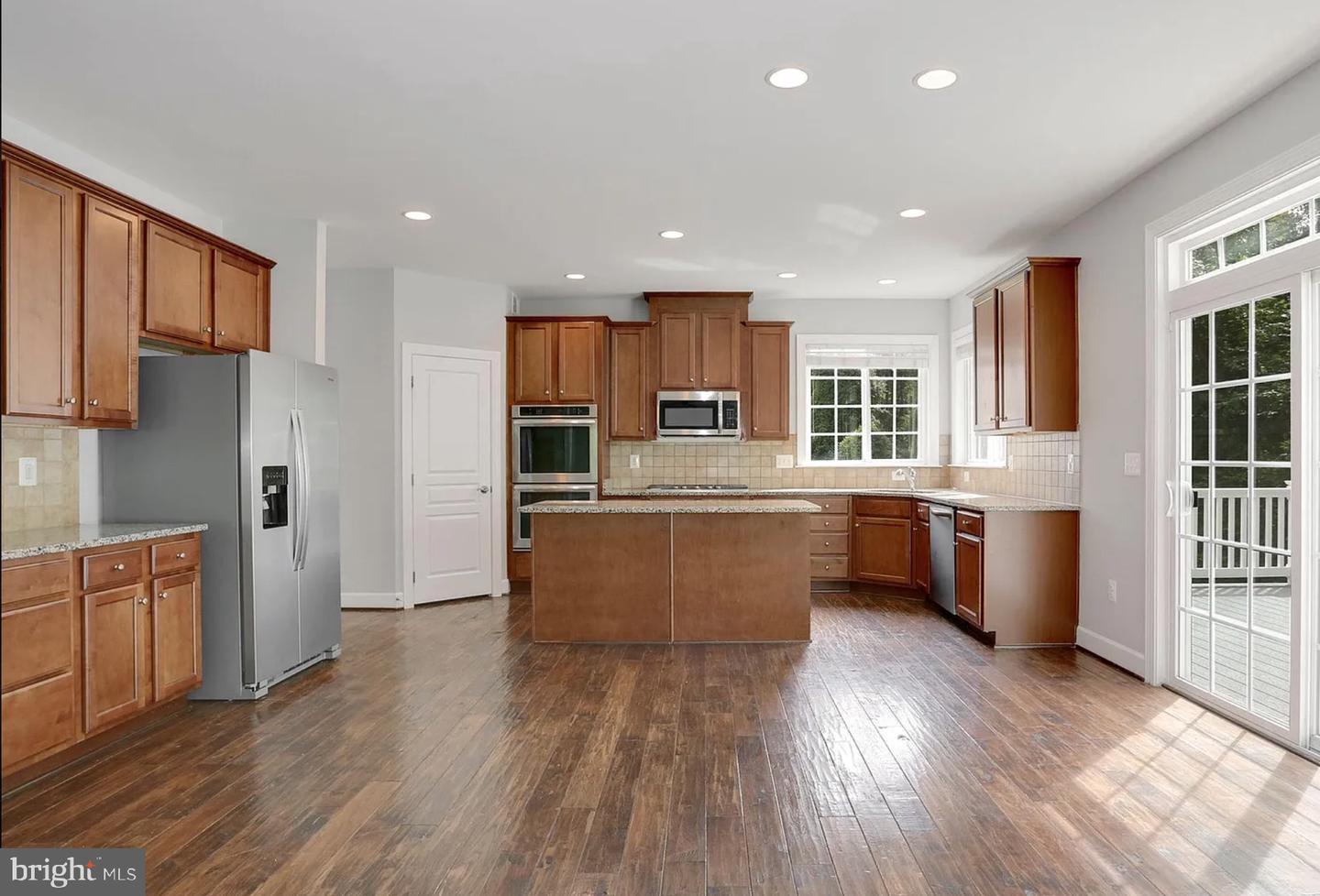 1294 SCOTTS RUN RD, MCLEAN, Virginia 22102, 6 Bedrooms Bedrooms, ,5 BathroomsBathrooms,Residential,For sale,1294 SCOTTS RUN RD,VAFX2252506 MLS # VAFX2252506