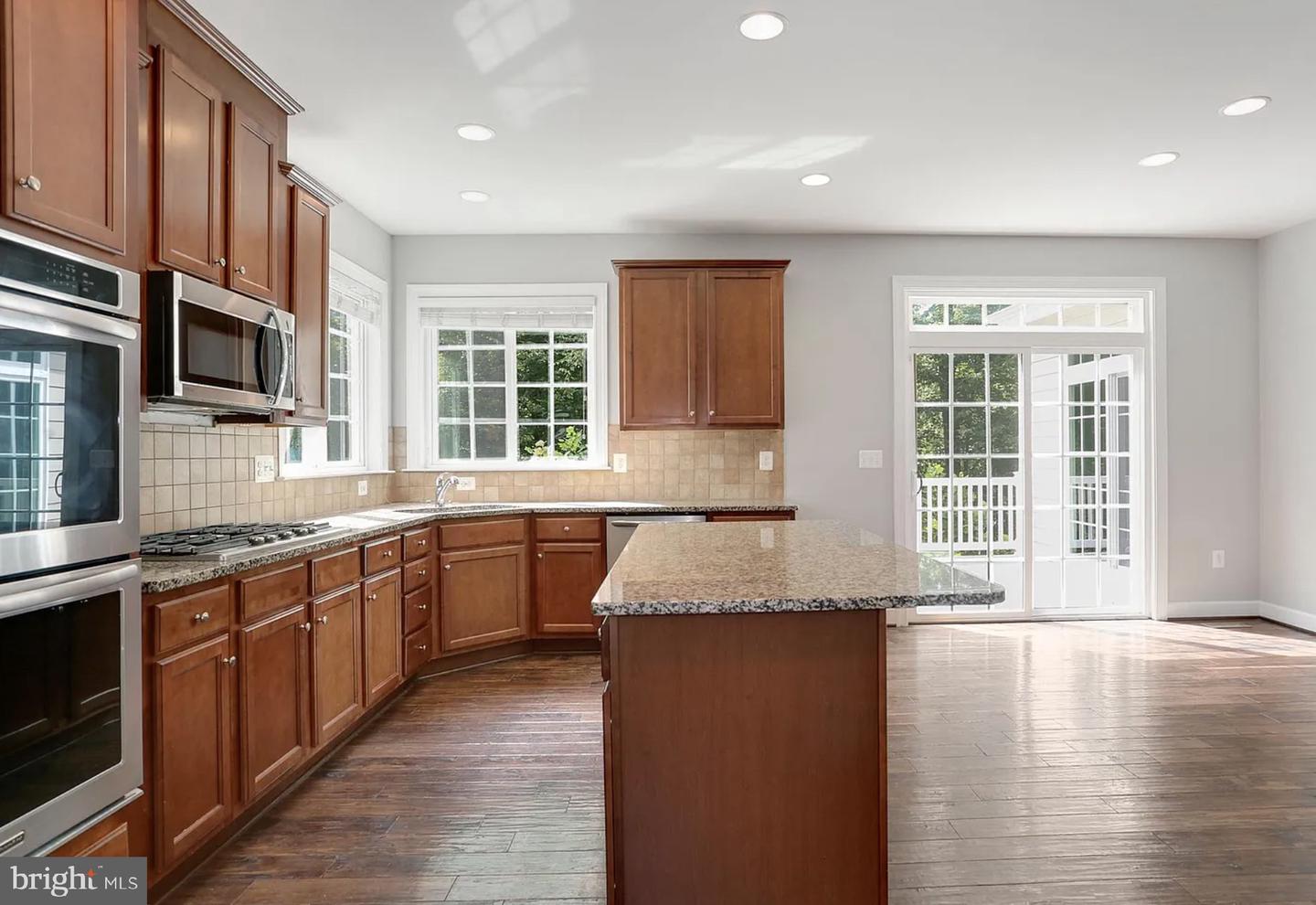 1294 SCOTTS RUN RD, MCLEAN, Virginia 22102, 6 Bedrooms Bedrooms, ,5 BathroomsBathrooms,Residential,For sale,1294 SCOTTS RUN RD,VAFX2252506 MLS # VAFX2252506