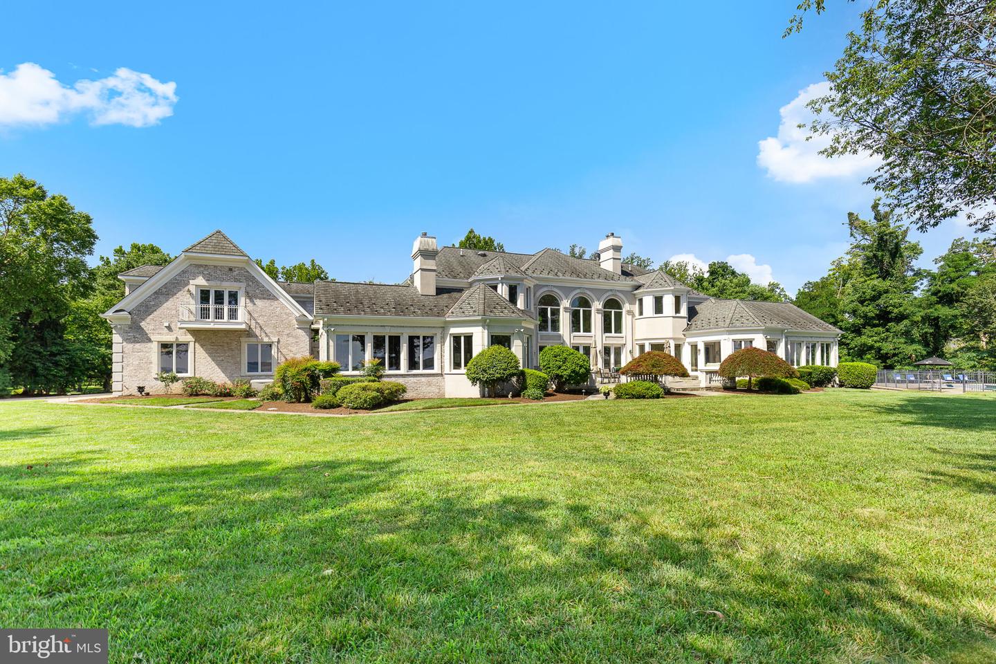 11195 GUNSTON, LORTON, Virginia 22079, 7 Bedrooms Bedrooms, ,7 BathroomsBathrooms,Residential,For sale,11195 GUNSTON,VAFX2252722 MLS # VAFX2252722