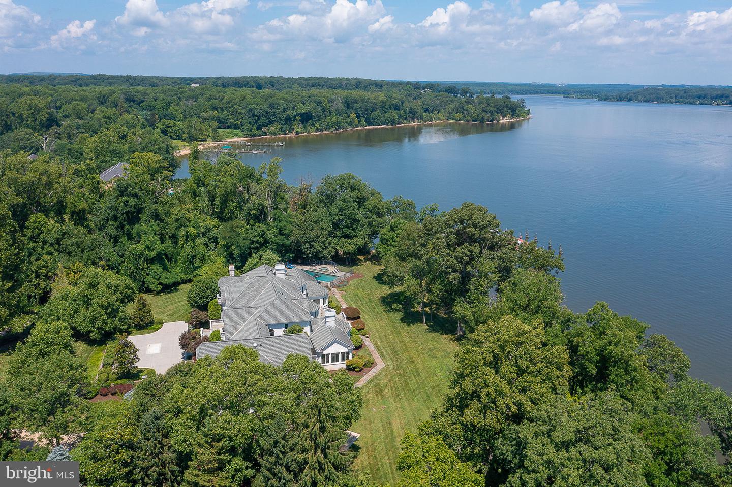 11195 GUNSTON, LORTON, Virginia 22079, 7 Bedrooms Bedrooms, ,7 BathroomsBathrooms,Residential,For sale,11195 GUNSTON,VAFX2252722 MLS # VAFX2252722